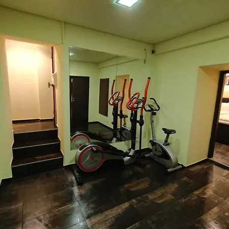 Апартаменты Chan Krum With Sauna & Jacuzzi In Center